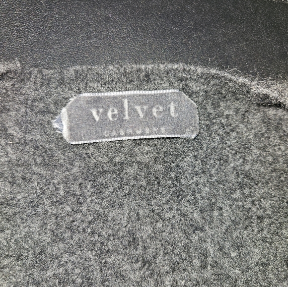 Velvet by Graham & Spencer Gray 100% Cashmere Long Sleeve Cropped Sweater Size S - Picture 4 of 5
